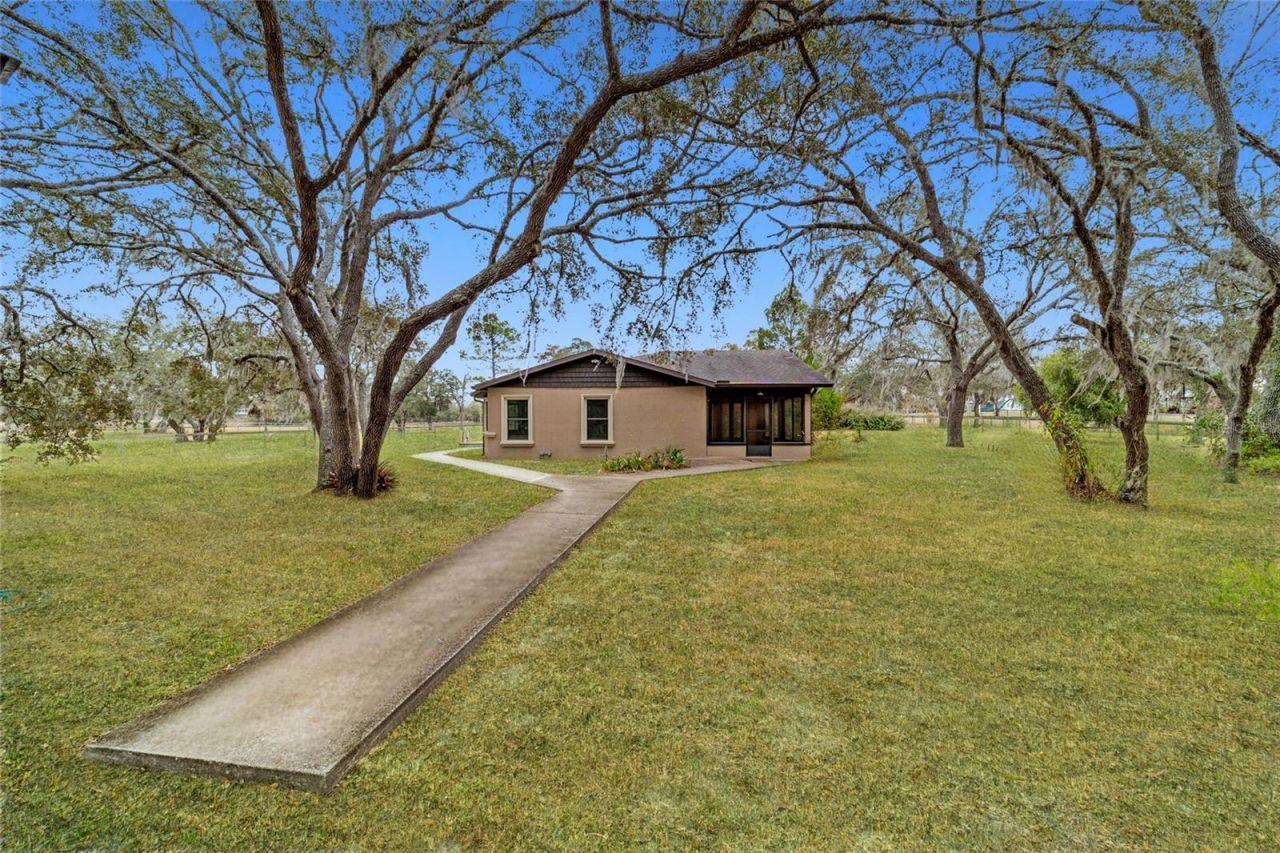 5930 W Knoxville Lane, Dunnellon, FL 34433 Photo