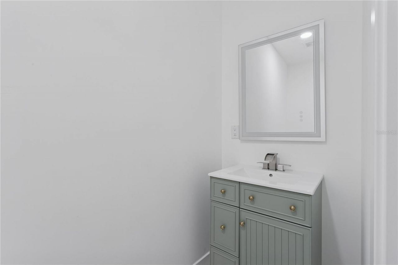 1530 12th Avenue S, Saint Petersburg, FL 33705 Photo