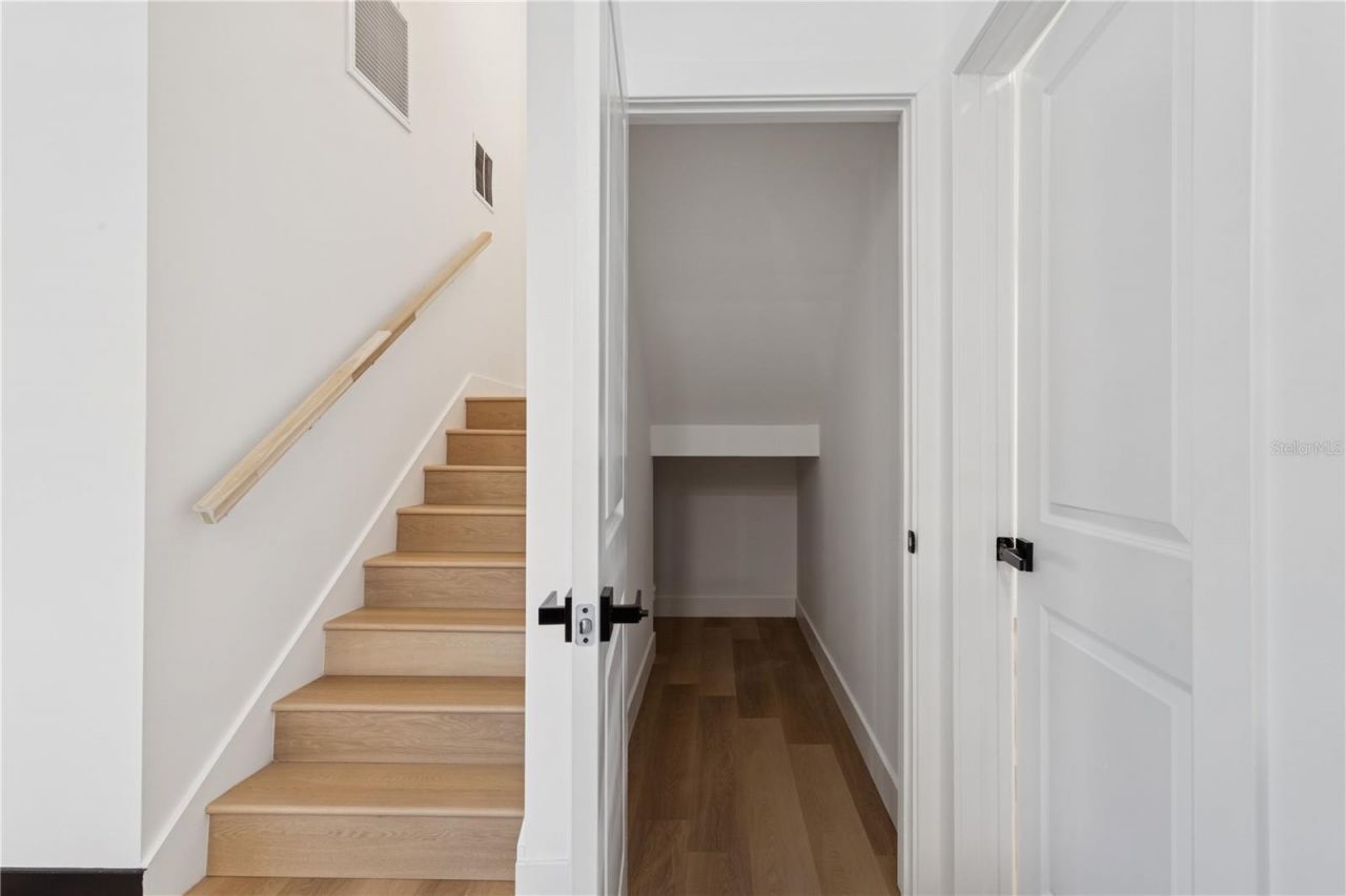 1530 12th Avenue S, Saint Petersburg, FL 33705 Photo