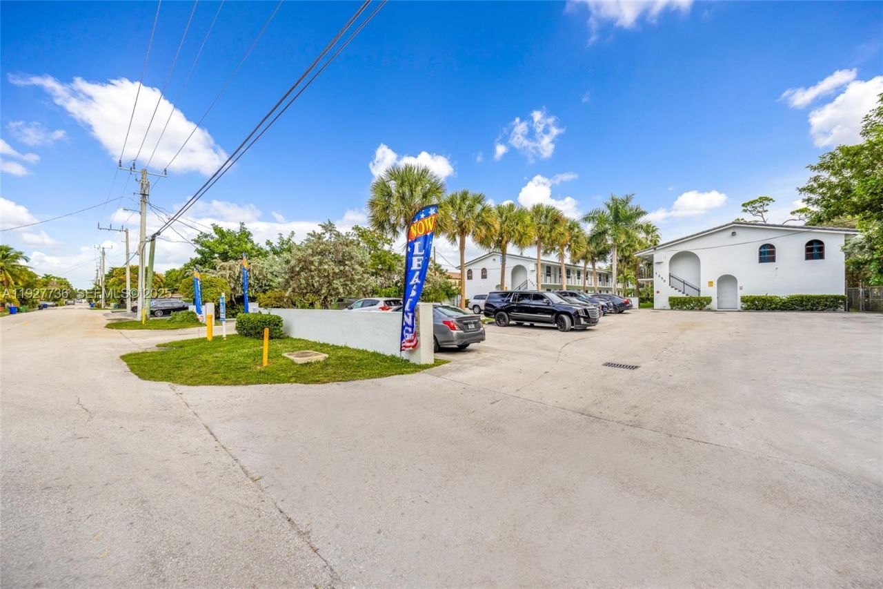 1350 NE 5th Ter , Unit 1-28, Fort Lauderdale, FL 33304 Photo