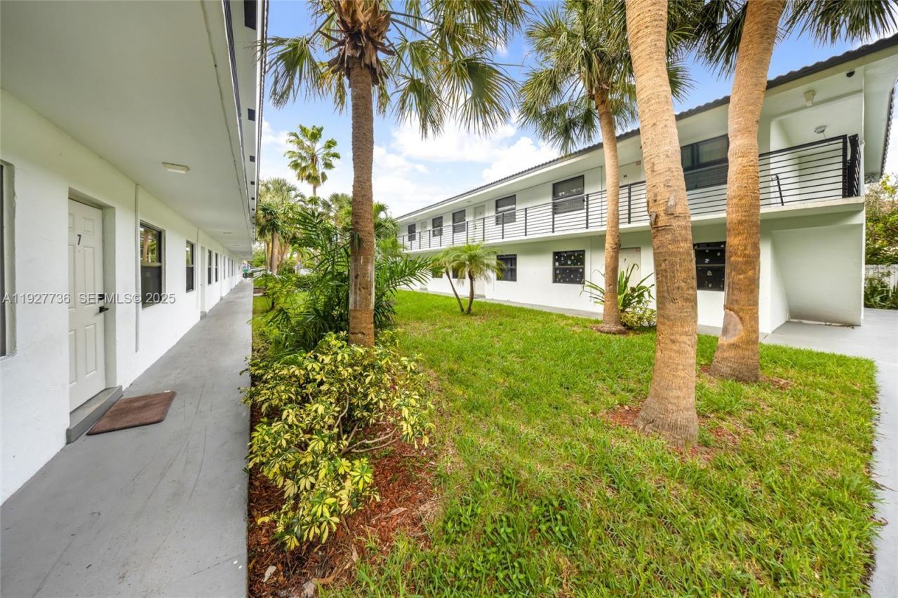 1350 NE 5th Ter , Unit 1-28, Fort Lauderdale, FL 33304 Photo