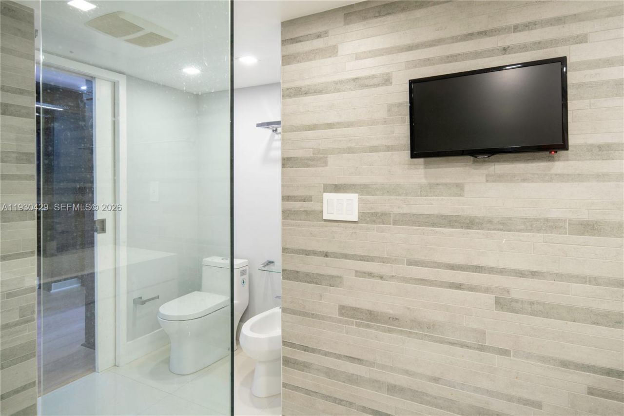 4000 Towerside Ter, Unit 1901, Miami, FL 33138 Photo