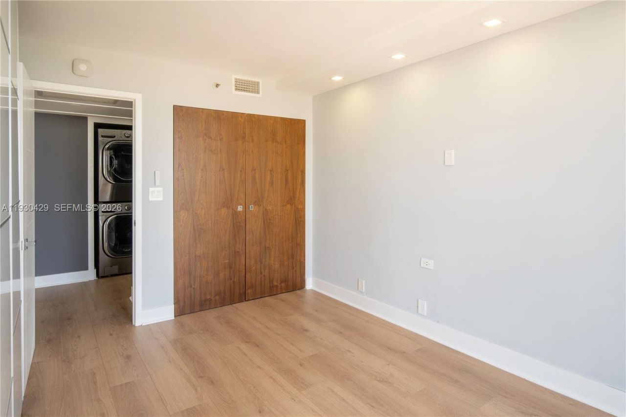 4000 Towerside Ter, Unit 1901, Miami, FL 33138 Photo