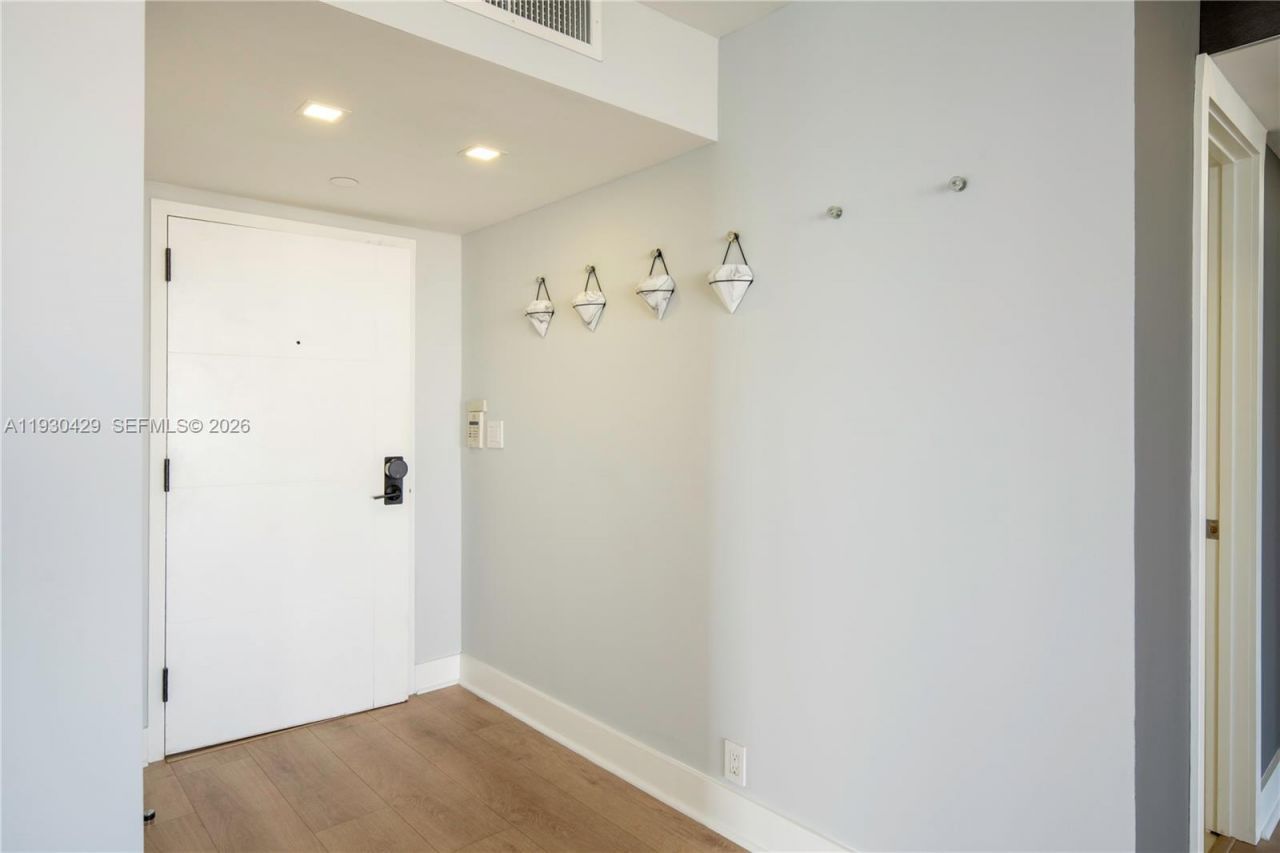 4000 Towerside Ter, Unit 1901, Miami, FL 33138 Photo