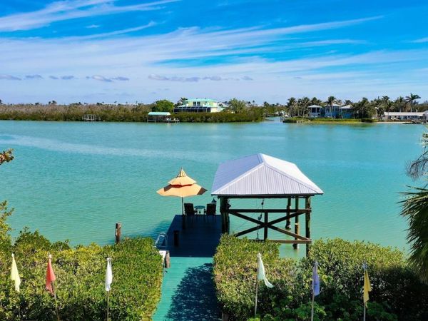 6076 Castaways Ln, Sanibel, FL 33957