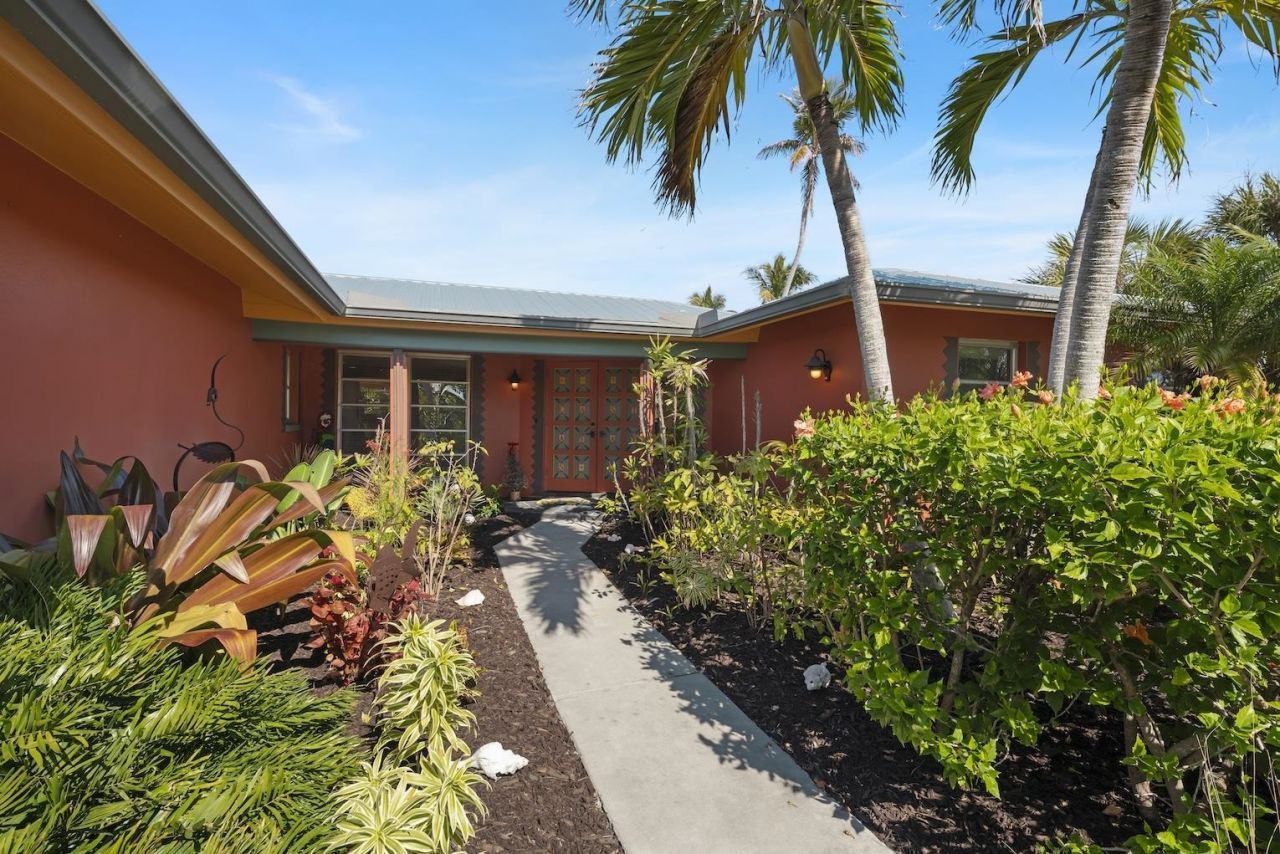 6076 Castaways Ln, Sanibel, FL 33957 Photo