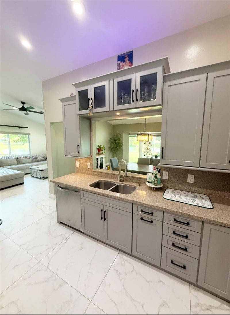 15500 Carriage Ct, Davie, FL 33331 Photo