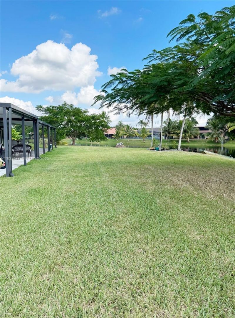 15500 Carriage Ct, Davie, FL 33331 Photo