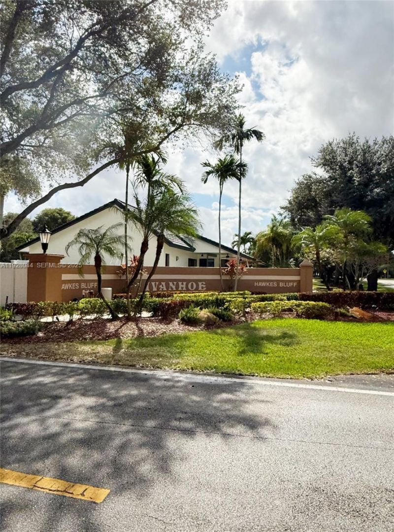 15500 Carriage Ct, Davie, FL 33331 Photo