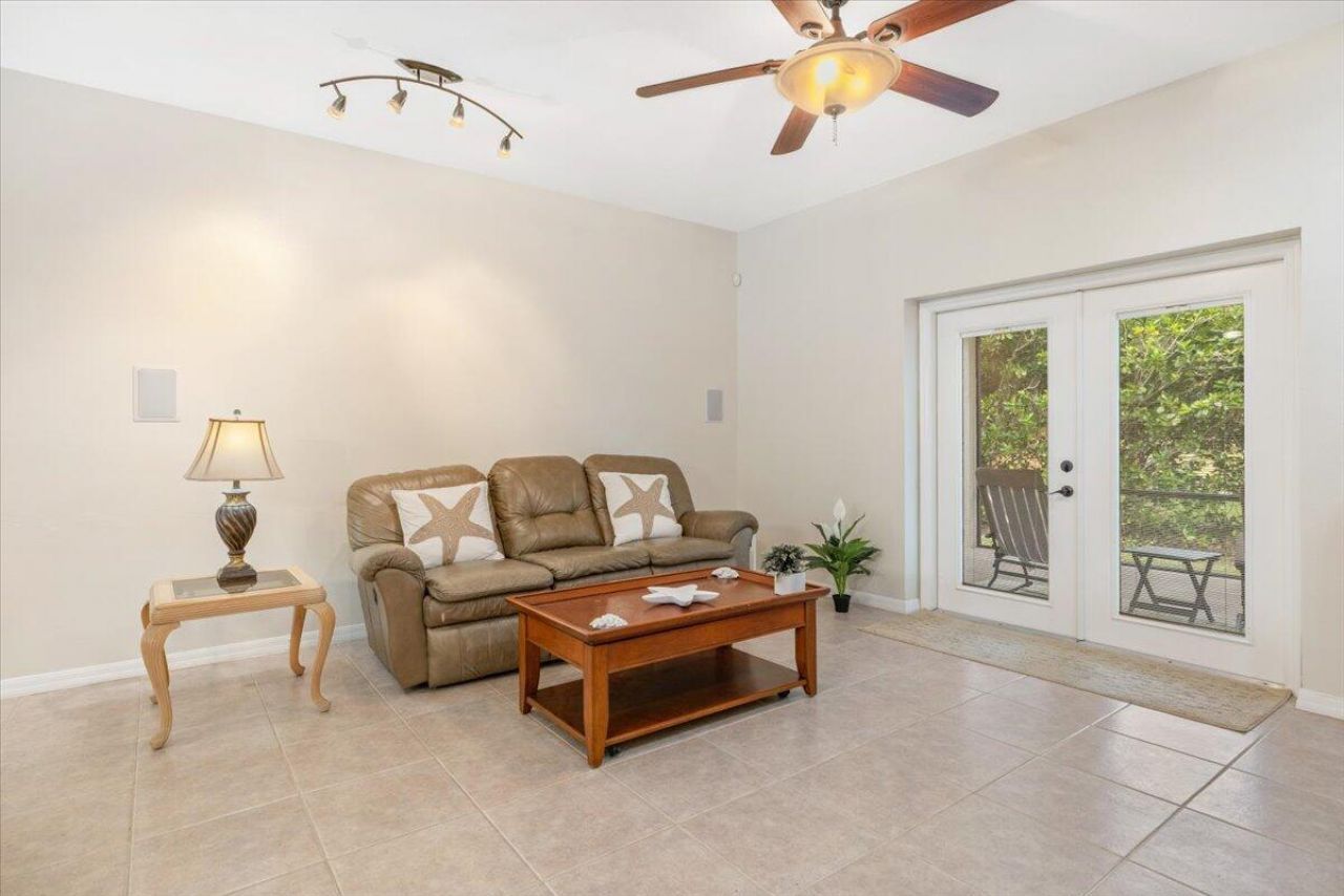 1410 4th Court, Vero Beach, FL 32960 Photo
