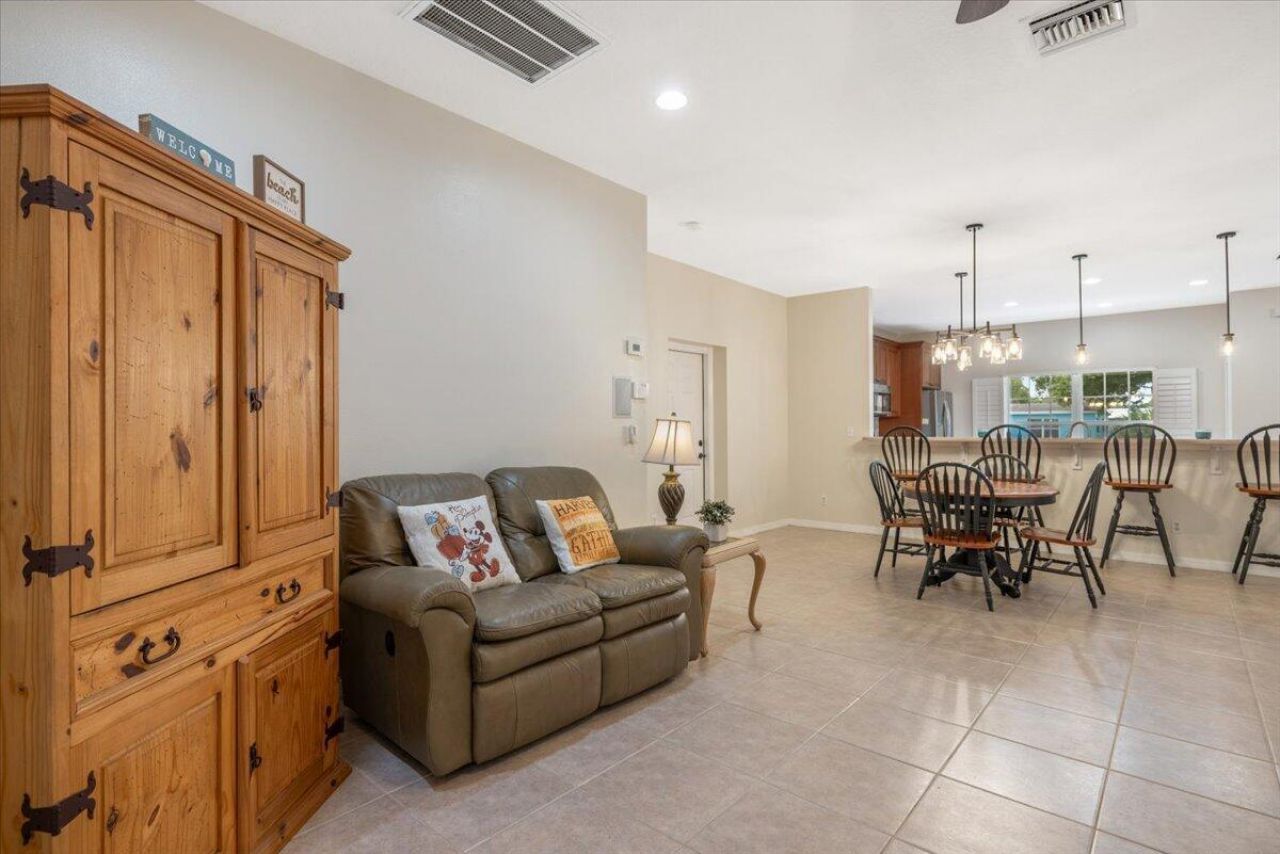 1410 4th Court, Vero Beach, FL 32960 Photo