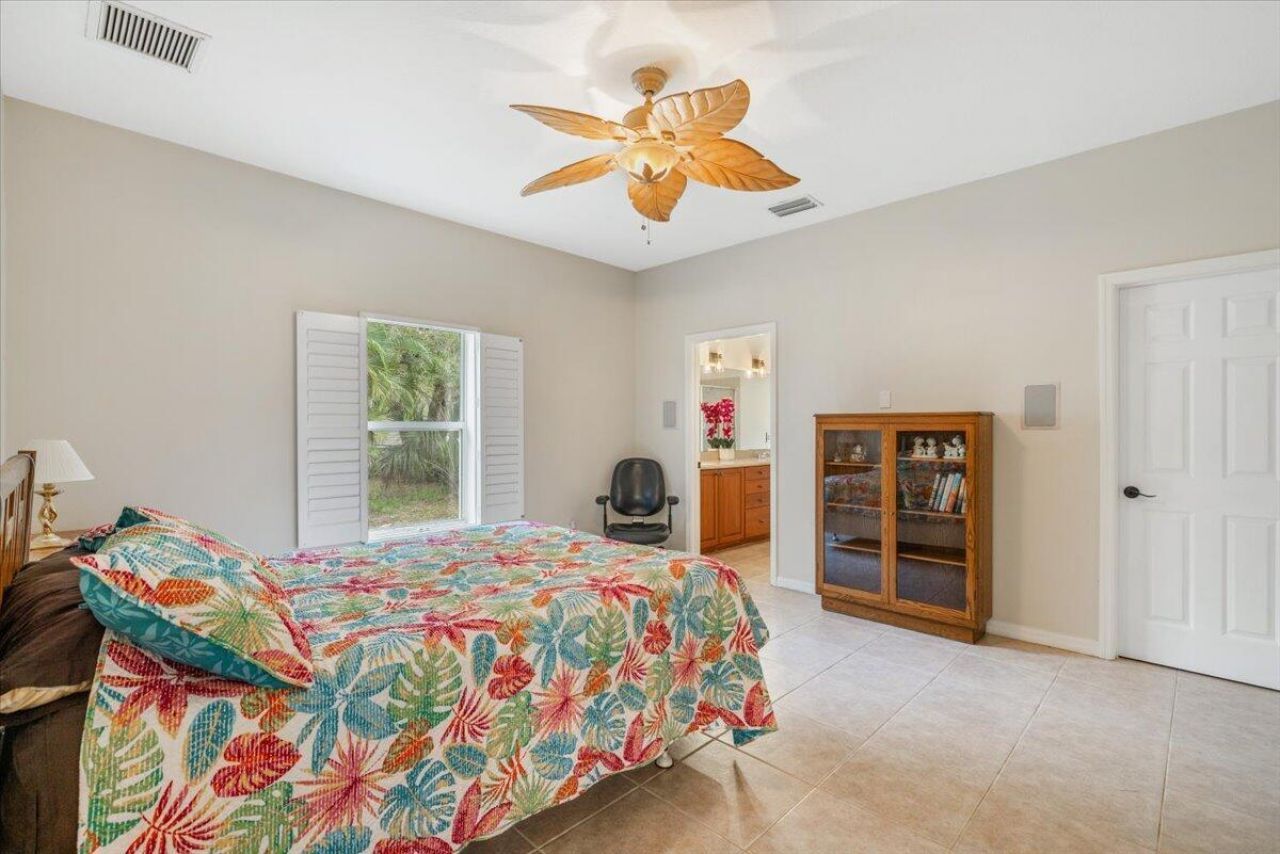 1410 4th Court, Vero Beach, FL 32960 Photo