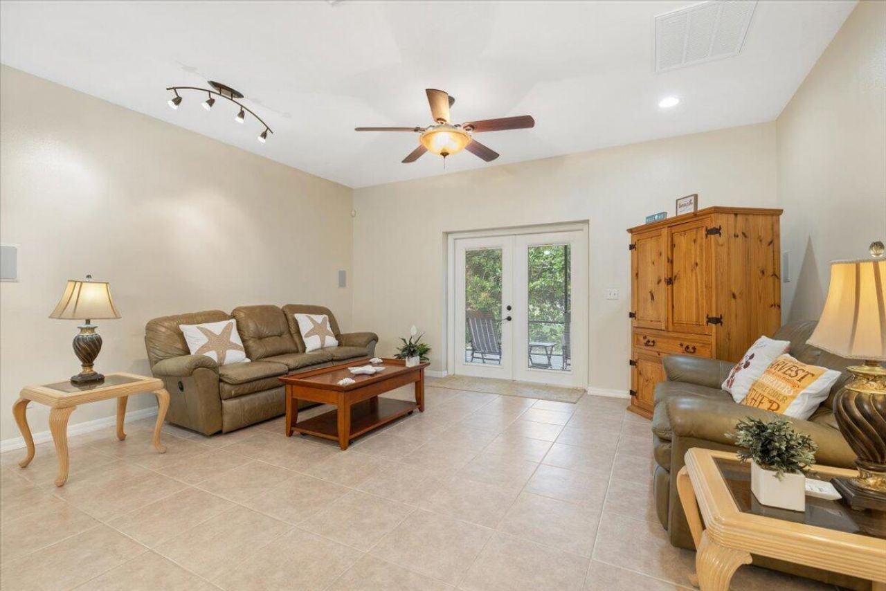 1410 4th Court, Vero Beach, FL 32960 Photo