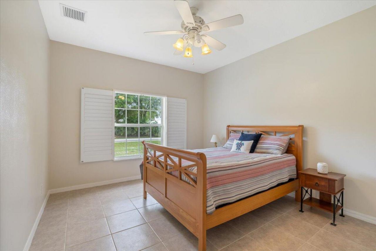 1410 4th Court, Vero Beach, FL 32960 Photo