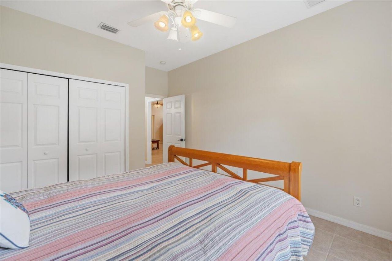 1410 4th Court, Vero Beach, FL 32960 Photo