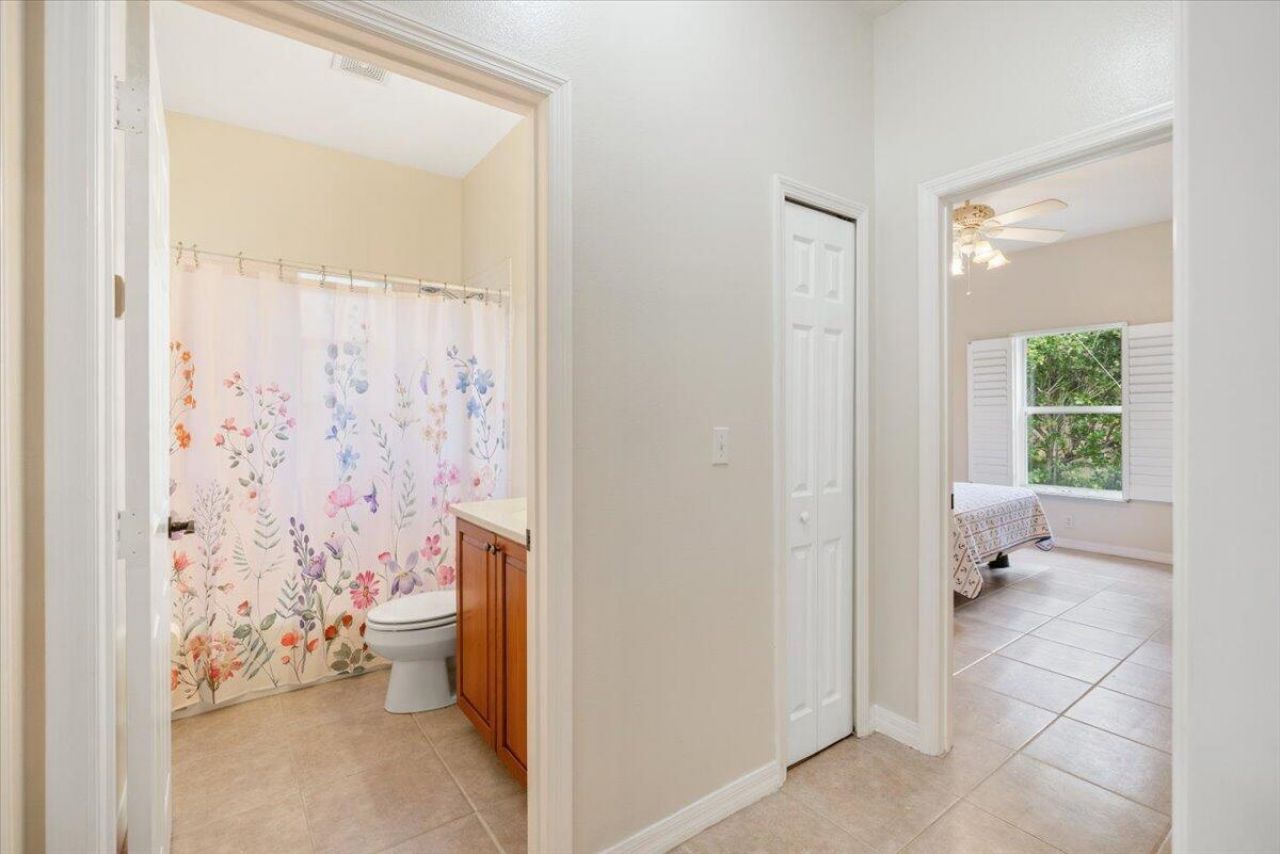 1410 4th Court, Vero Beach, FL 32960 Photo