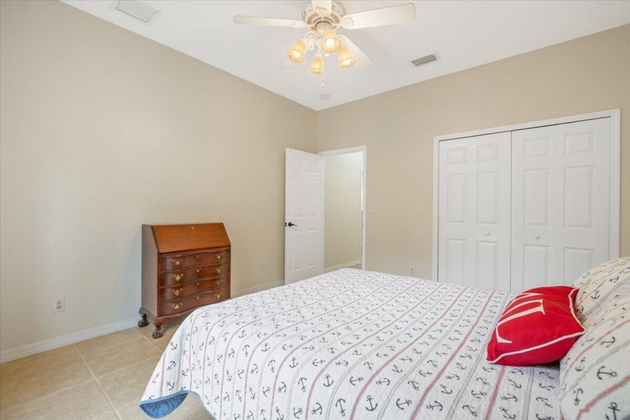 1410 4th Court, Vero Beach, FL 32960 Photo