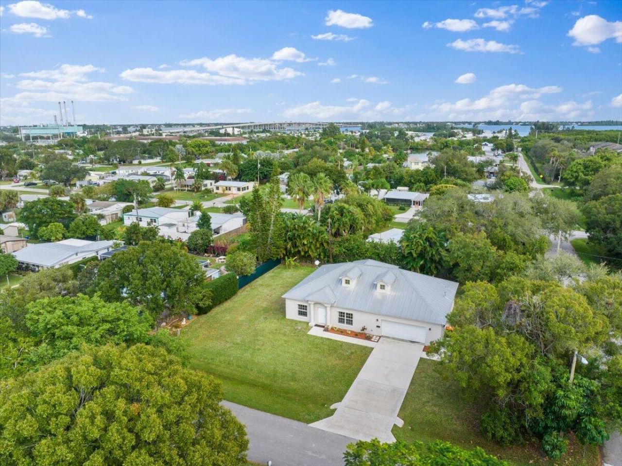 1410 4th Court, Vero Beach, FL 32960 Photo