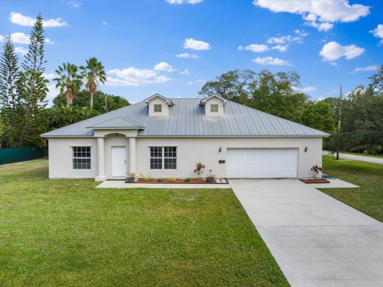 1410 4th Court, Vero Beach, FL 32960 Photo