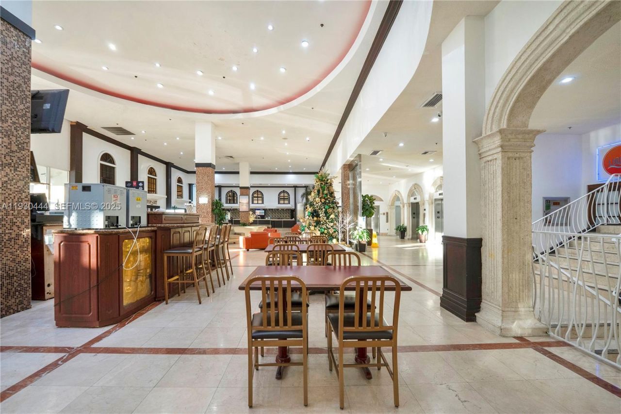 19201 Collins Ave, Unit 124, Sunny Isles Beach, FL 33160 Photo