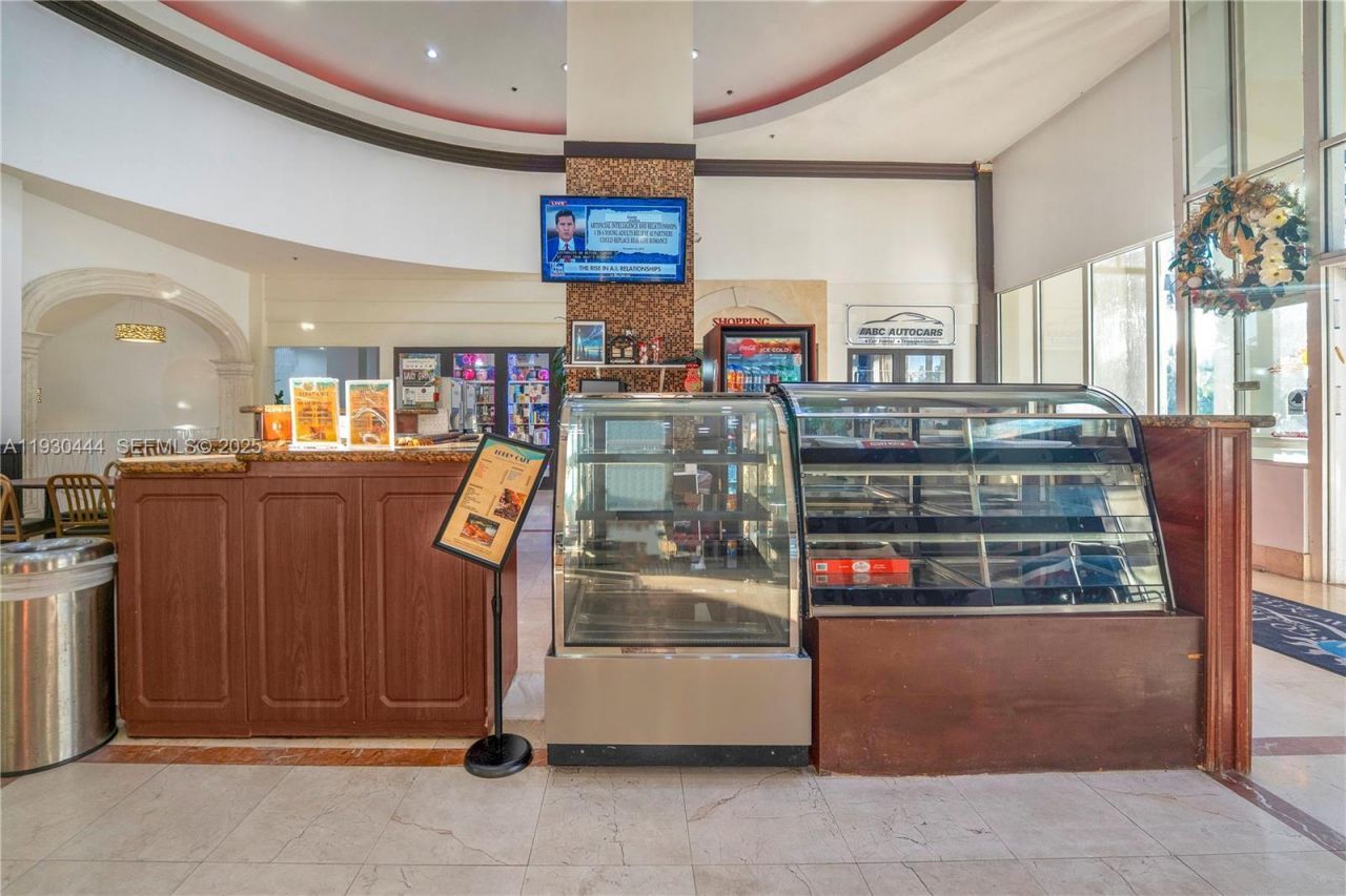 19201 Collins Ave, Unit 124, Sunny Isles Beach, FL 33160 Photo