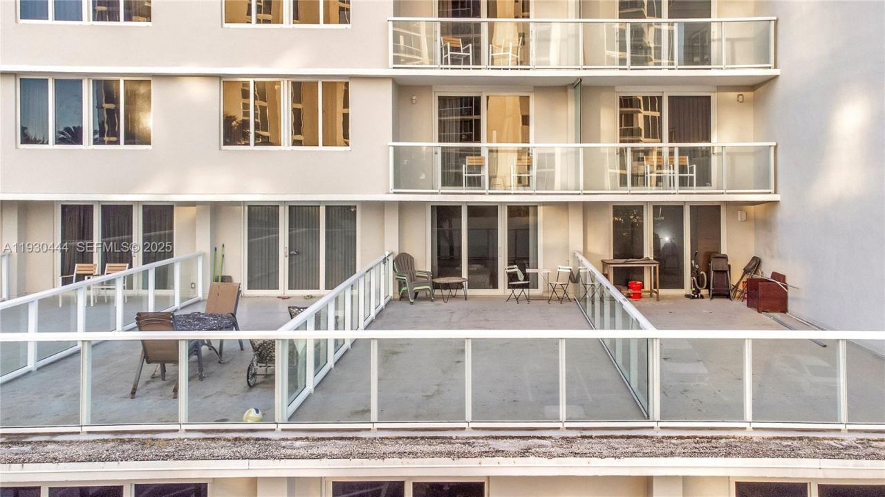 19201 Collins Ave, Unit 124, Sunny Isles Beach, FL 33160 Photo