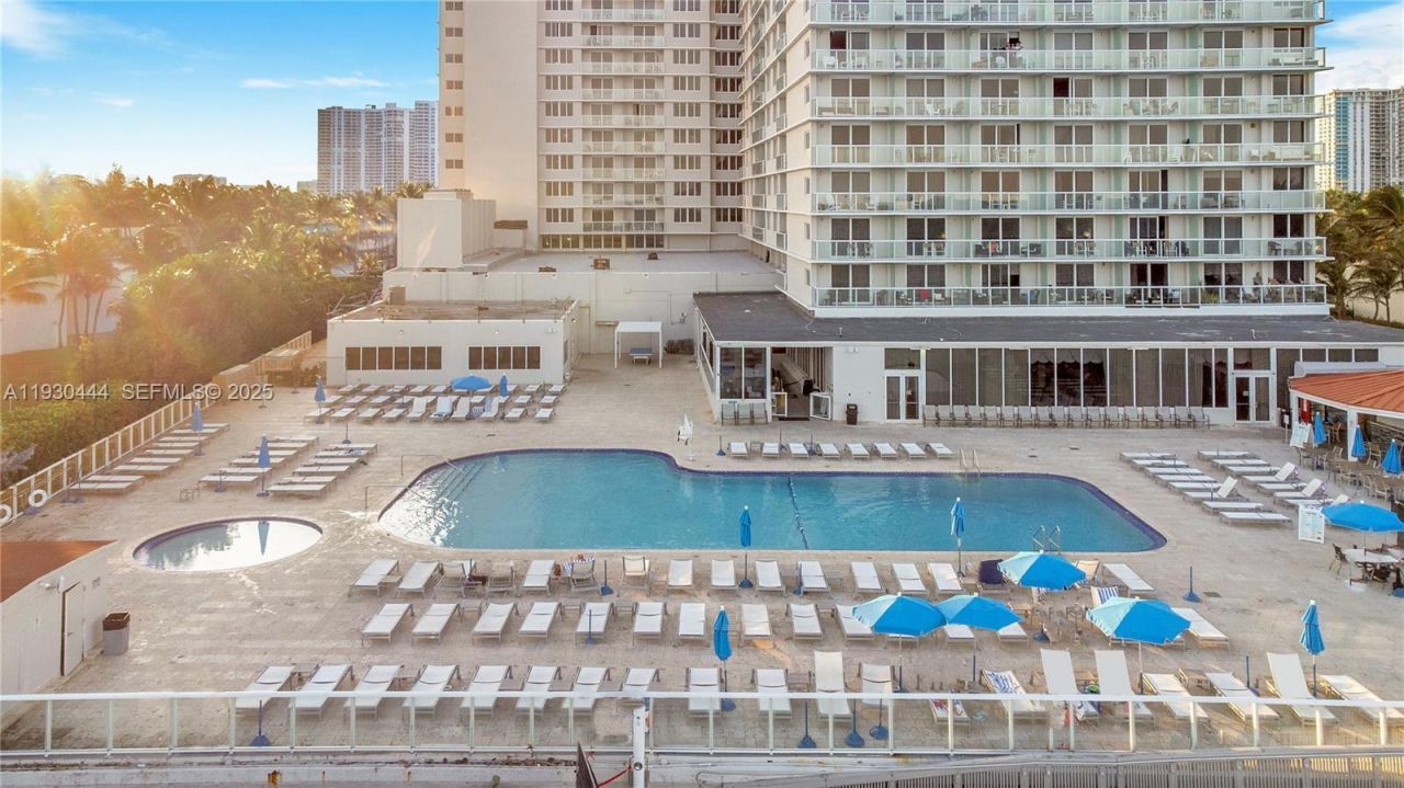 19201 Collins Ave, Unit 124, Sunny Isles Beach, FL 33160 Photo