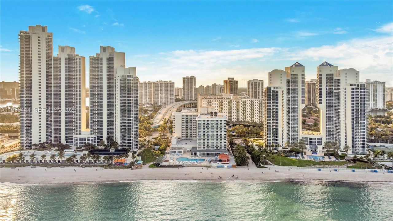19201 Collins Ave, Unit 124, Sunny Isles Beach, FL 33160 Photo