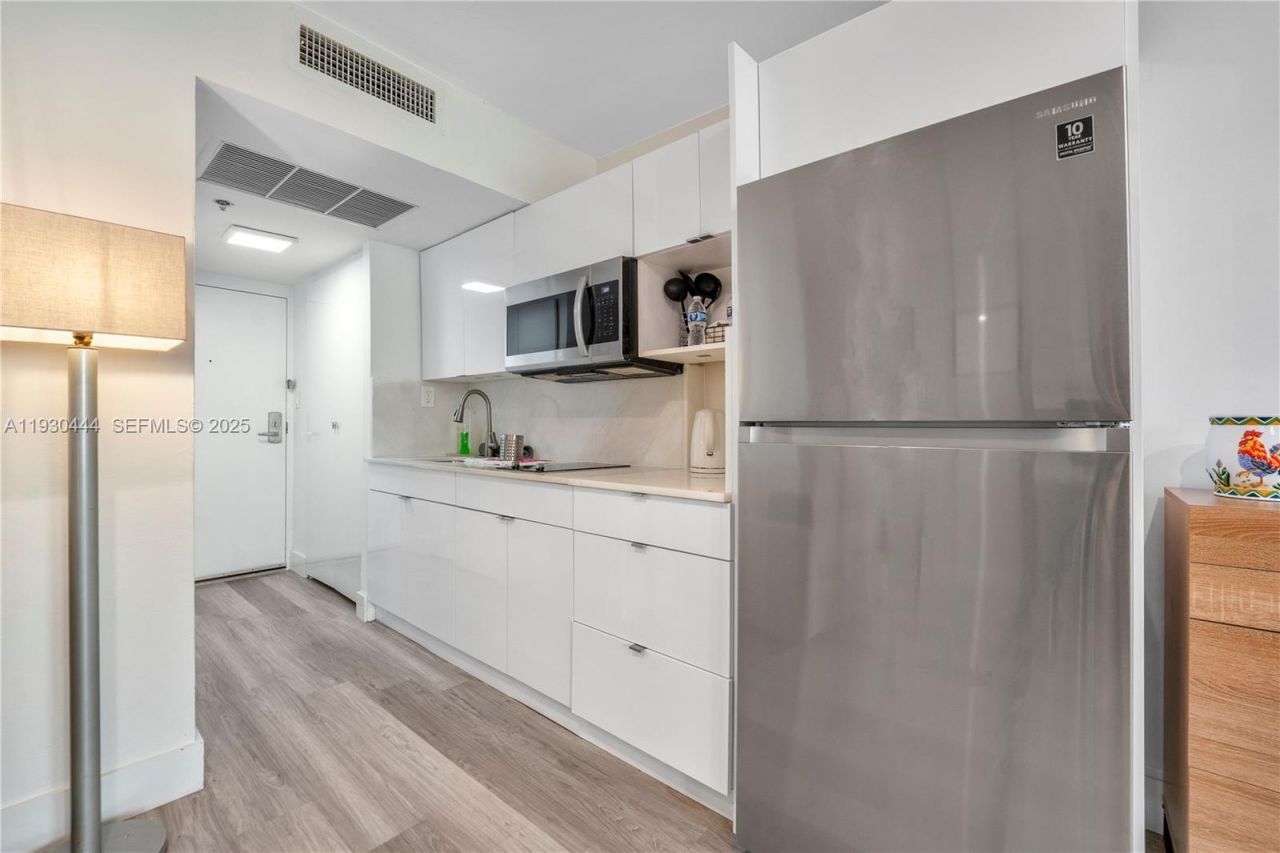 19201 Collins Ave, Unit 124, Sunny Isles Beach, FL 33160 Photo