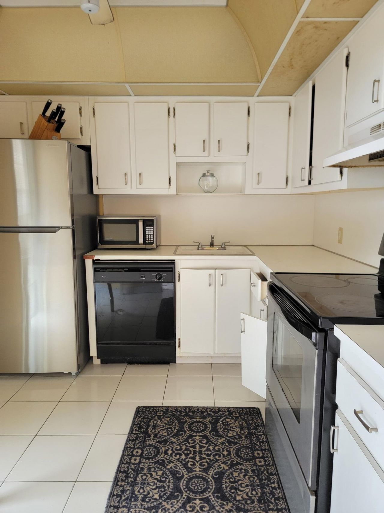 3301 N Country Club Drive, Unit 506, Miami, FL 33180 Photo