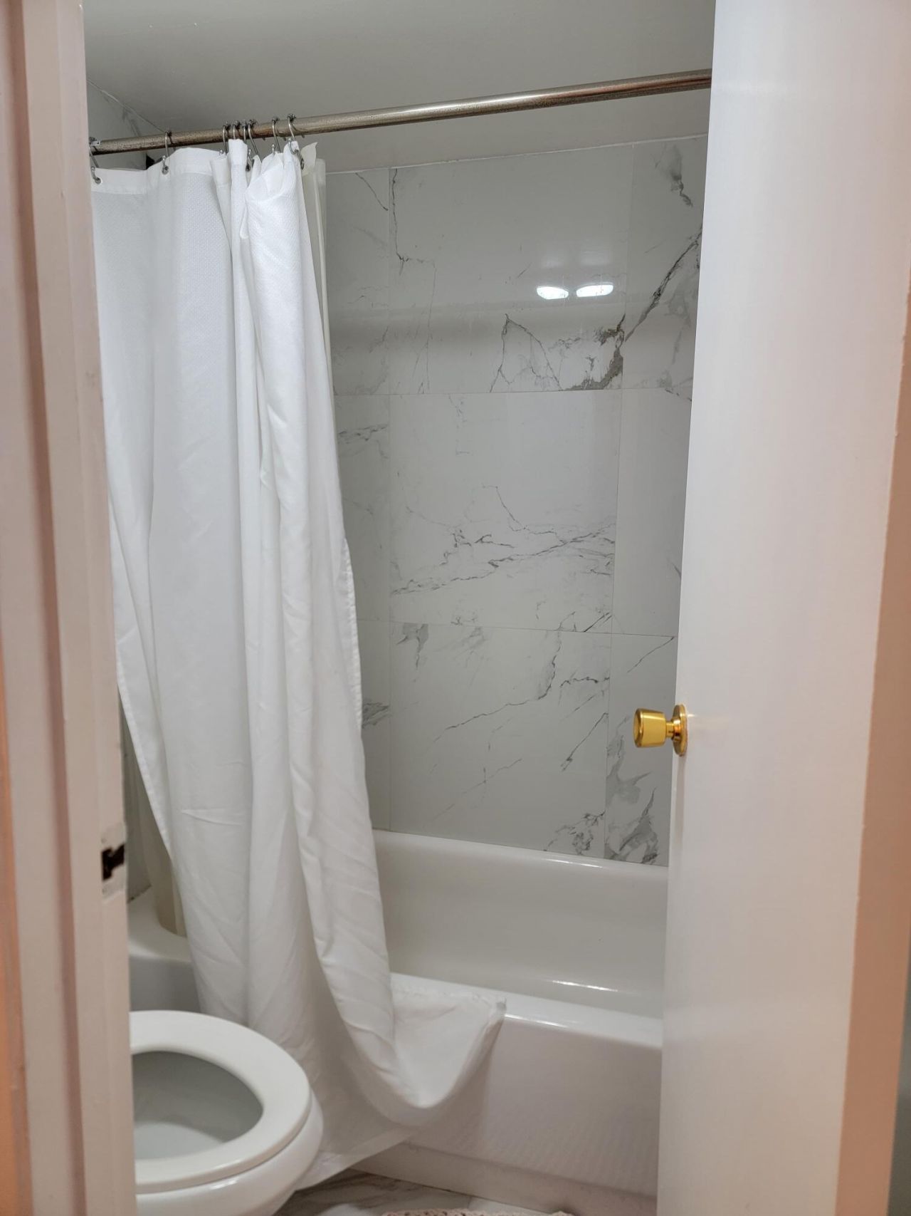 3301 N Country Club Drive, Unit 506, Miami, FL 33180 Photo