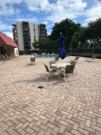 3301 N Country Club Dr, Unit 506, Miami, FL 33180 Photo