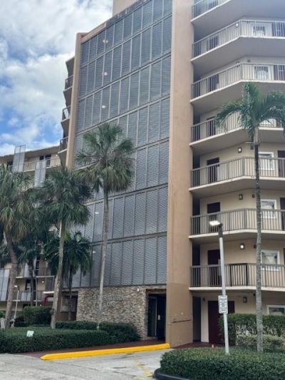 3301 N Country Club Drive, Unit 506, Aventura, FL 33180 Photo