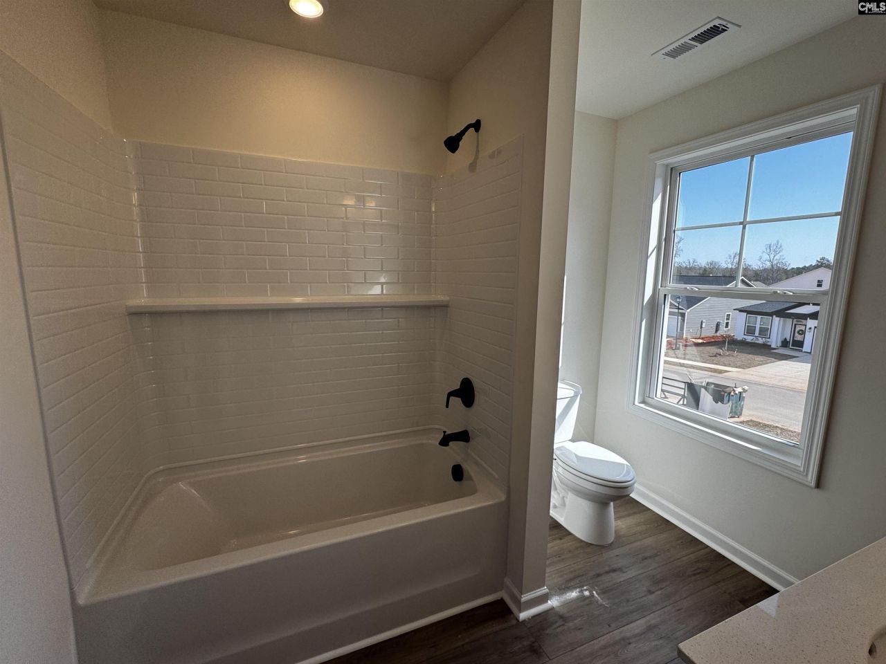 582 Griffon Drive Photo 15