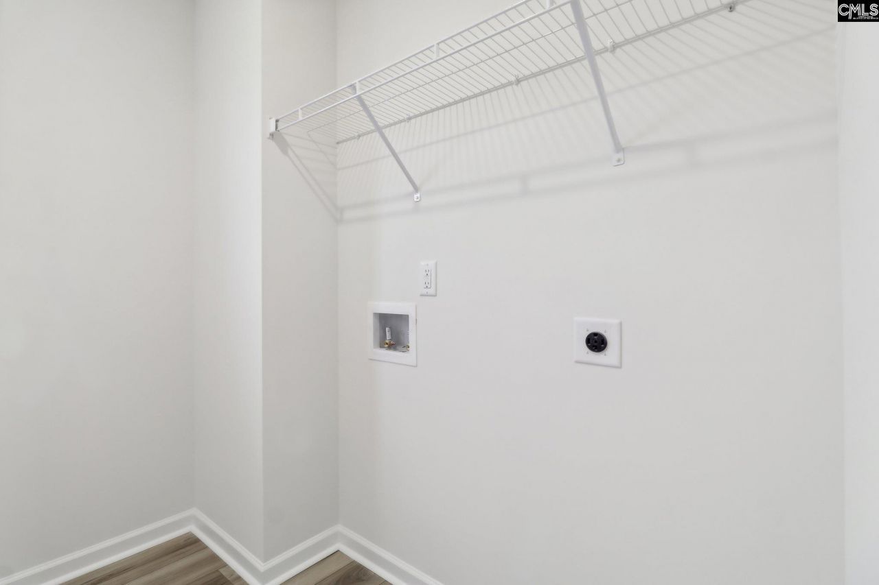 582 Griffon Drive Photo 40