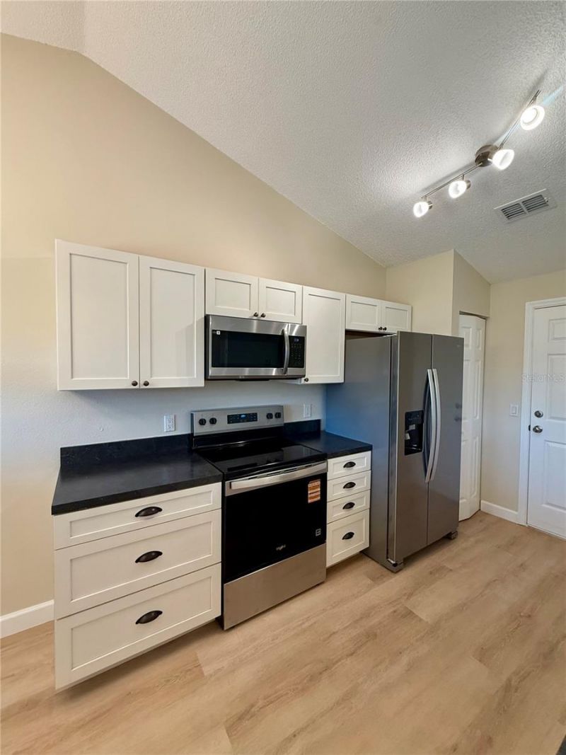 3541 65th Avenue Circle E, Sarasota, FL 34243 Photo