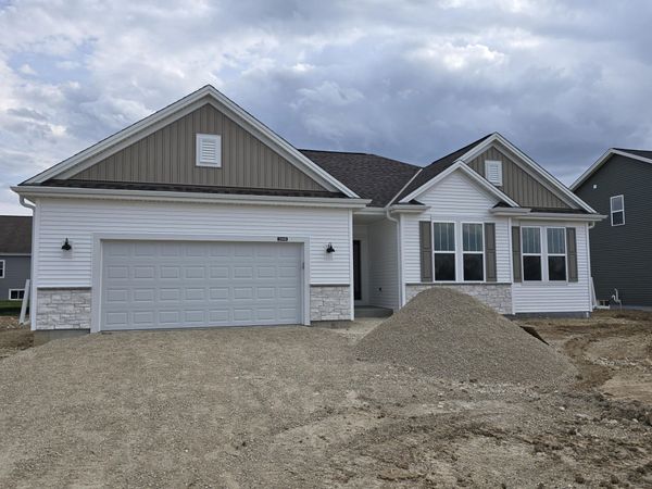 1549 Patton Dr, Hartford, WI 53027