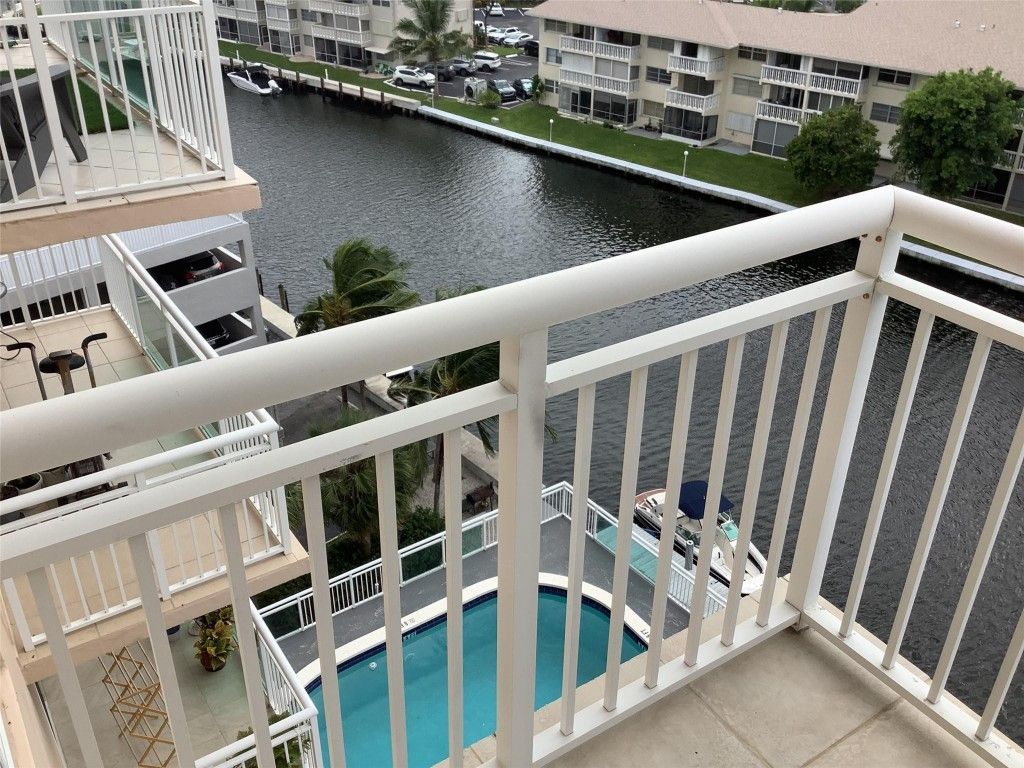 437 Golden Isles Drive, Unit 8A, Hallandale Beach, FL 33009 Photo