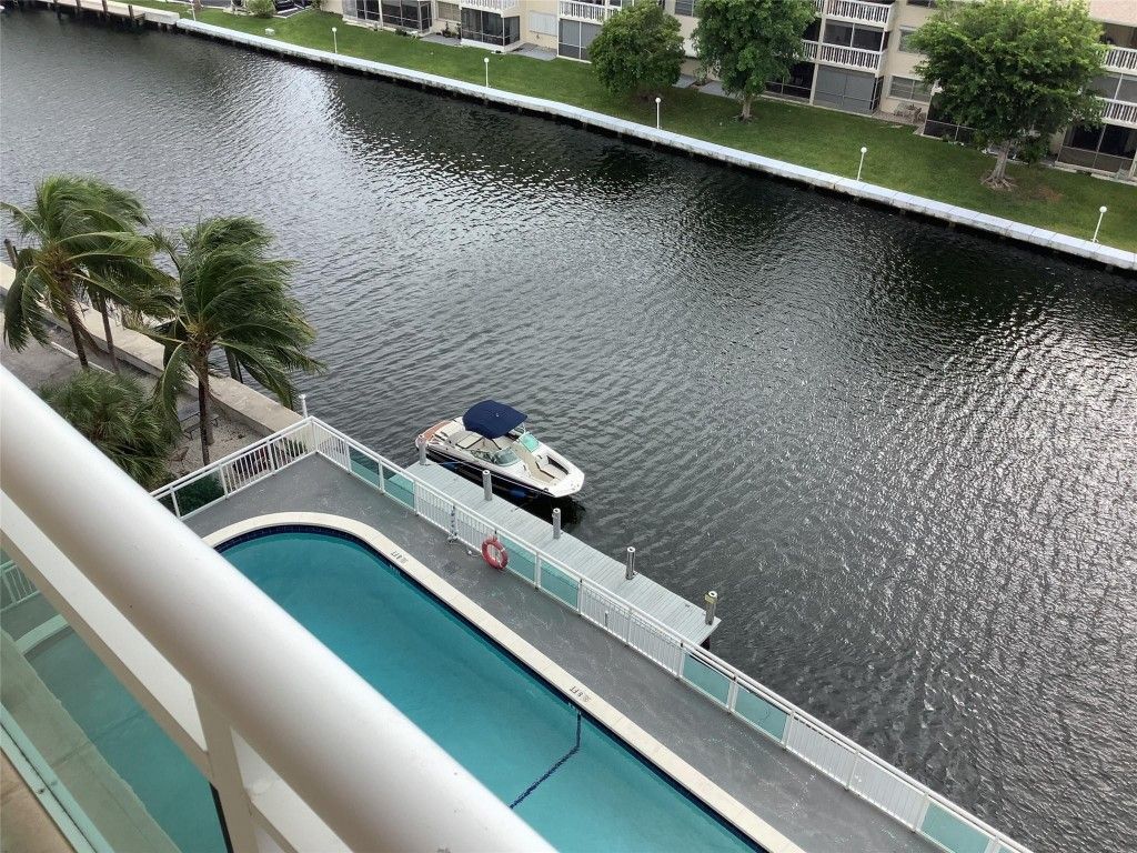 437 Golden Isles Drive, Unit 8A, Hallandale Beach, FL 33009 Photo