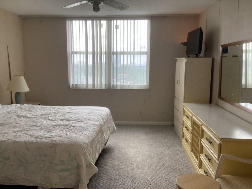 437 Golden Isles Drive, Unit 8A, Hallandale Beach, FL 33009 Photo