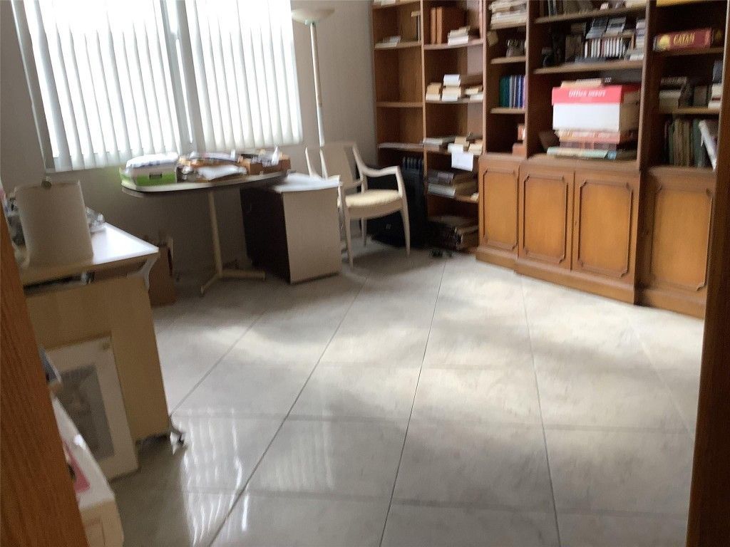 437 Golden Isles Drive, Unit 8A, Hallandale Beach, FL 33009 Photo