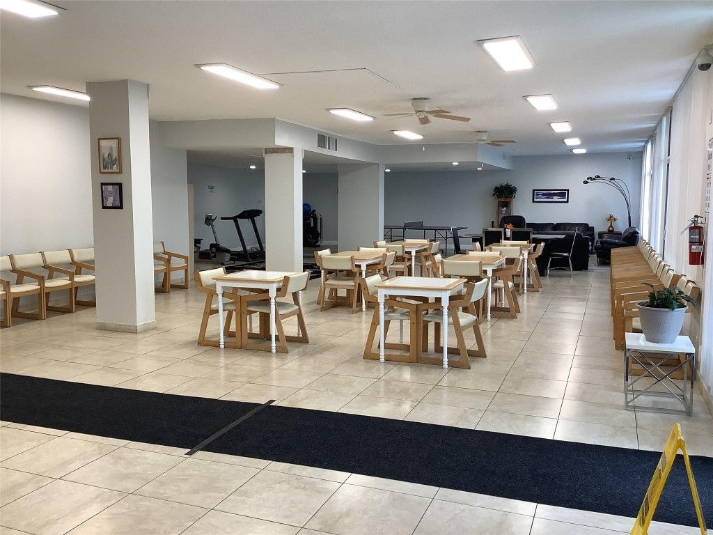 437 Golden Isles Drive, Unit 8A, Hallandale Beach, FL 33009 Photo