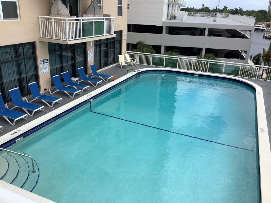 437 Golden Isles Drive, Unit 8A, Hallandale Beach, FL 33009 Photo