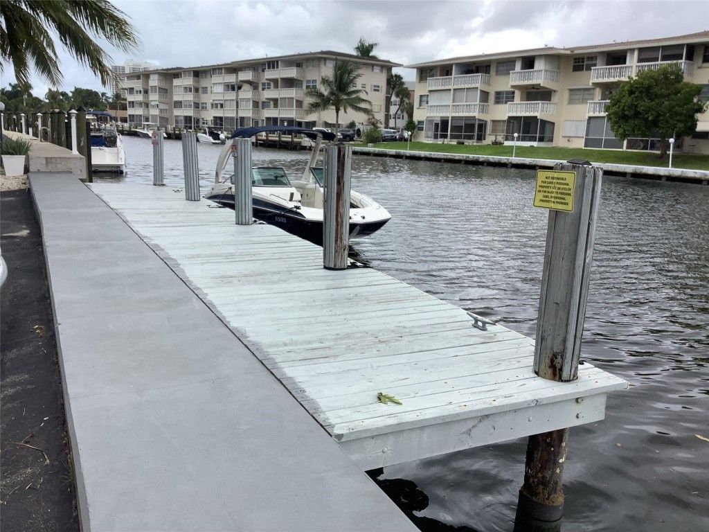 437 Golden Isles Drive, Unit 8A, Hallandale Beach, FL 33009 Photo