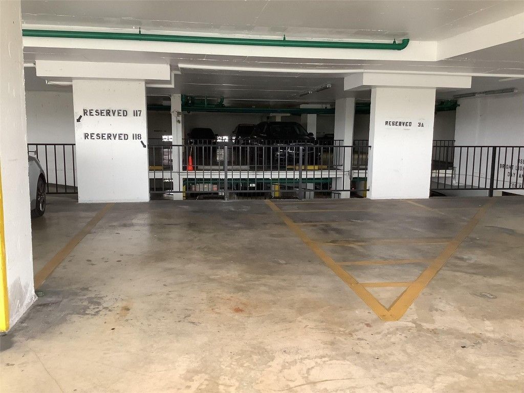 437 Golden Isles Drive, Unit 8A, Hallandale Beach, FL 33009 Photo