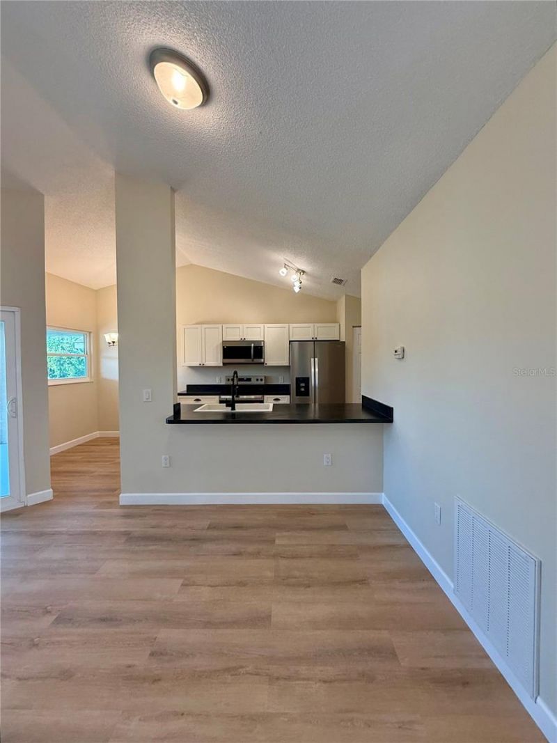 3541 65th Avenue Circle E, Sarasota, FL 34243 Photo