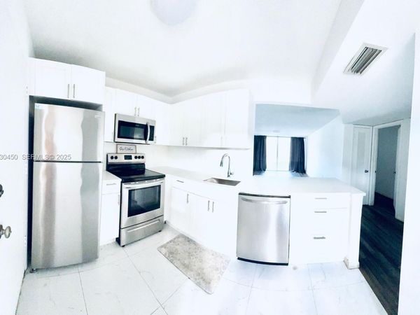 1401 NE 191st St, Unit D207, Miami, FL 33179