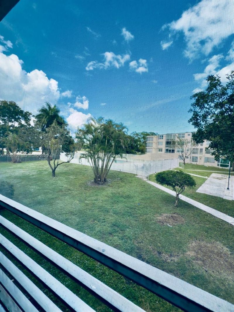 1401 NE 191st St, Unit D207, Miami, FL 33179 Photo