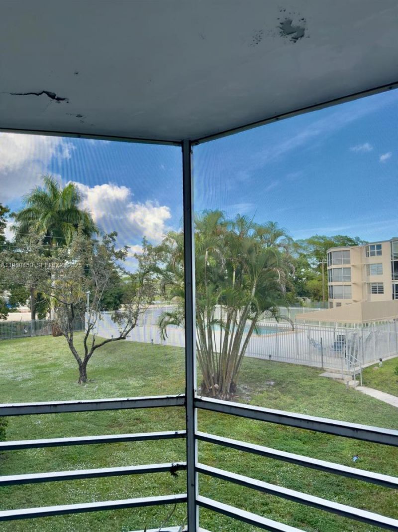 1401 NE 191st St, Unit D207, Miami, FL 33179 Photo