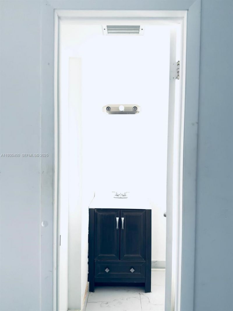 1401 NE 191st St, Unit D207, Miami, FL 33179 Photo